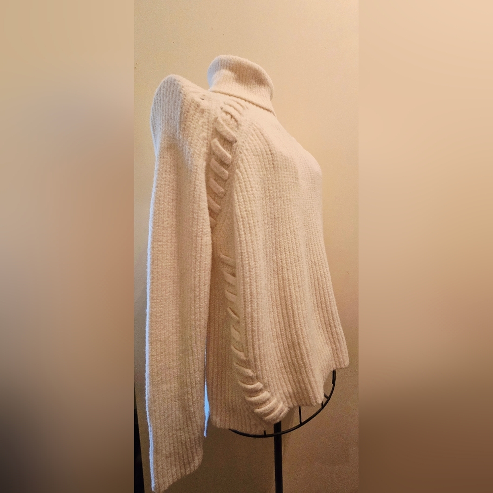 FOREVER 21 Turtleneck Whipstitched Sweater - Small